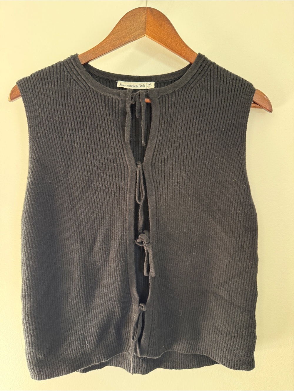 Abercrombie & Fitch Black Ribbed Sleeveless Tie-Front Cardigan